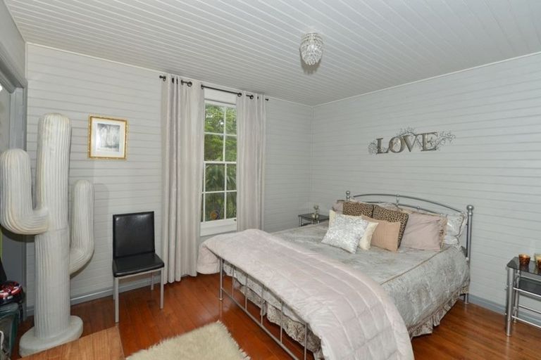 Photo of property in 305 Whananaki Road North, Opuawhanga, Hikurangi, 0181