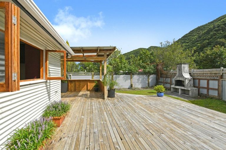 Photo of property in 30 Black Beech Street, Birchville, Upper Hutt, 5018