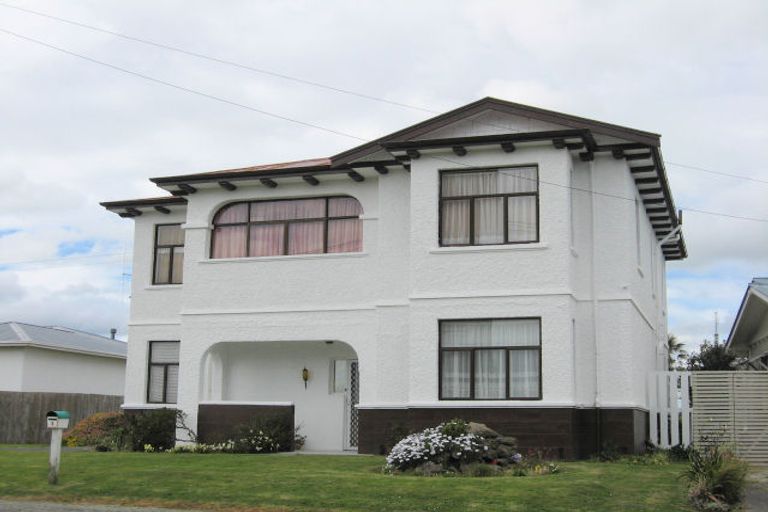 Photo of property in 1 Maxwell Avenue, Durie Hill, Whanganui, 4500