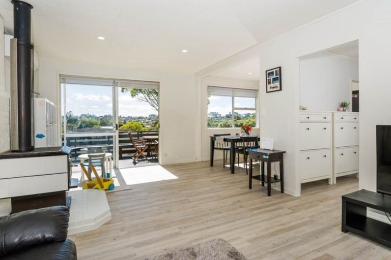 Photo of property in 47 Cockayne Crescent, Sunnynook, Auckland, 0620