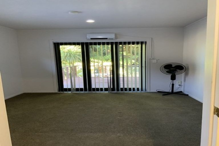 Photo of property in 11 Longview Rise, Massey, Auckland, 0614