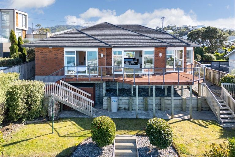 Photo of property in 18 Mandalay Terrace, Khandallah, Wellington, 6035