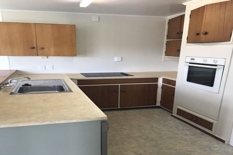 Photo of property in 41 Cranwell Street, Churton Park, Wellington, 6037