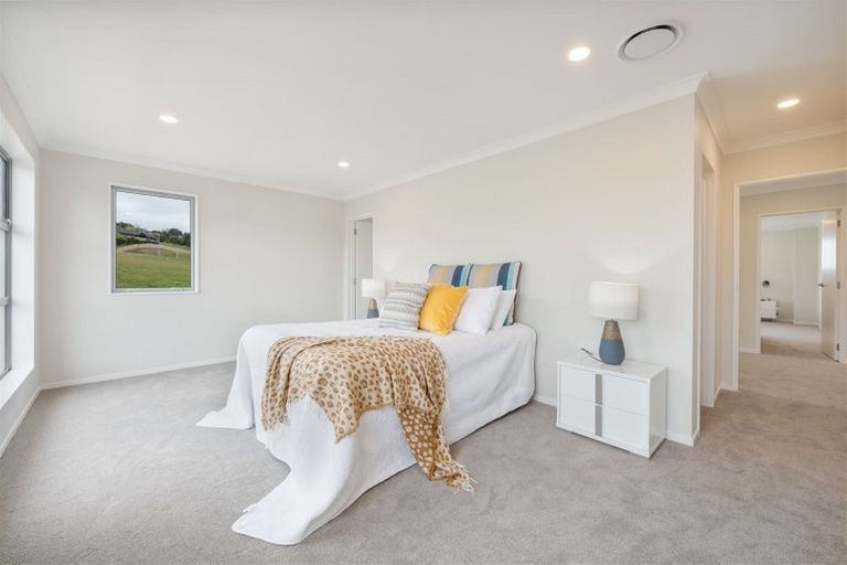 Photo of property in 3 Aklander Rise, Flat Bush, Auckland, 2019