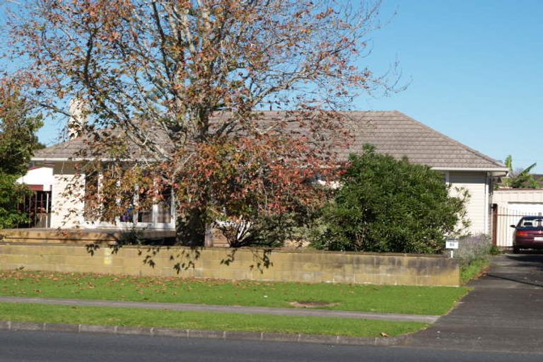 Photo of property in 52 Buckland Road, Mangere East, Auckland, 2024