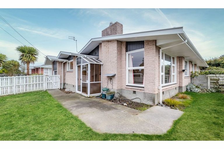 Photo of property in 8 Aorangi Road, Papanui, Christchurch, 8053