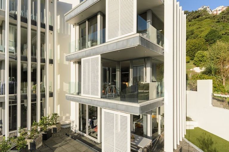 Photo of property in Alto Apartments, 2a/22 Telford Terrace, Oriental Bay, Wellington, 6011