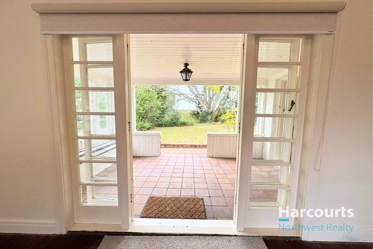 Photo of property in 86 Tawa Road, Kumeu, 0891