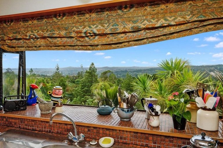 Photo of property in 31b Bush Road, Waiatarua, Auckland, 0604