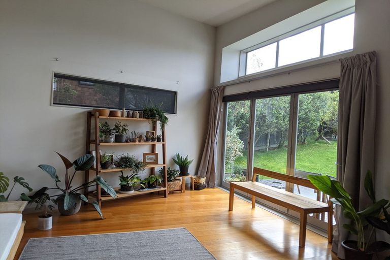 Photo of property in 12 Harrowglen Drive, Northcross, Auckland, 0632