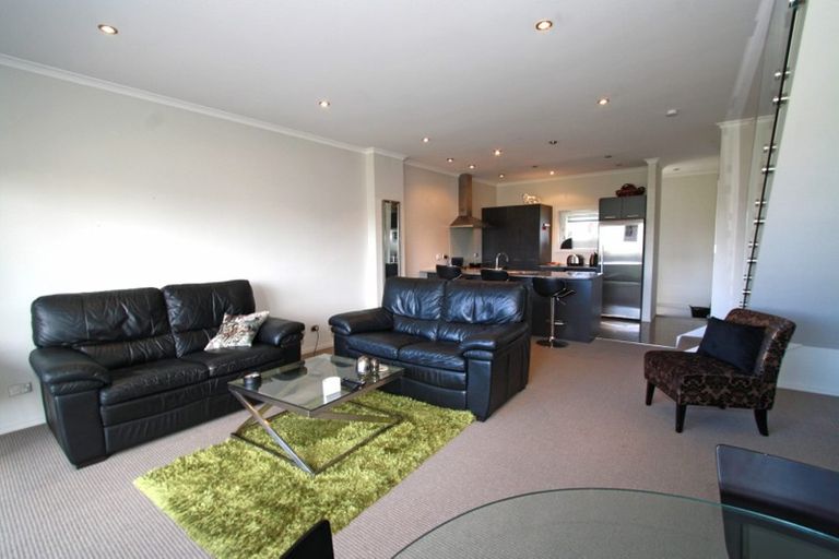 Photo of property in The Strand, 3/16 Ronald Street, Strandon, New Plymouth, 4312