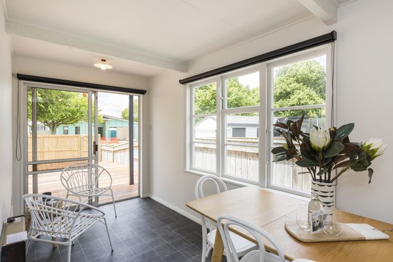 Photo of property in 28 South Street, West End, Palmerston North, 4410