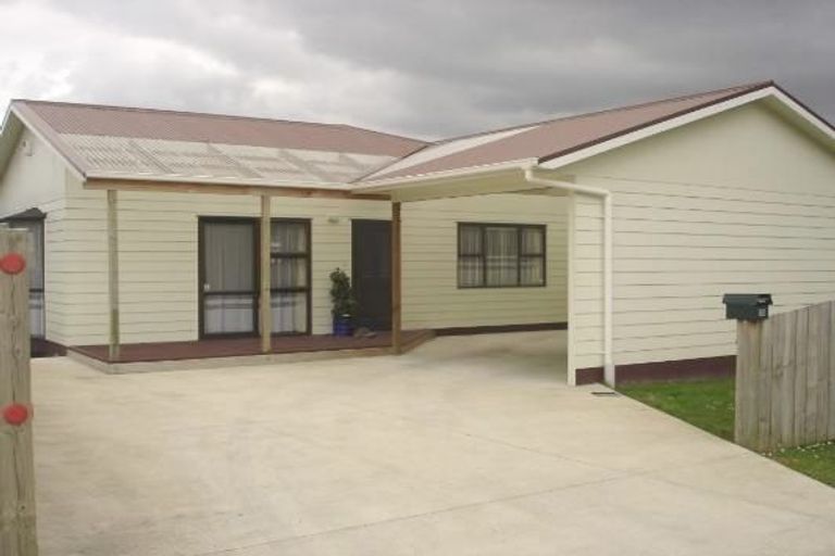 Photo of property in 1 Riverpark Crescent, Henderson, Auckland, 0610