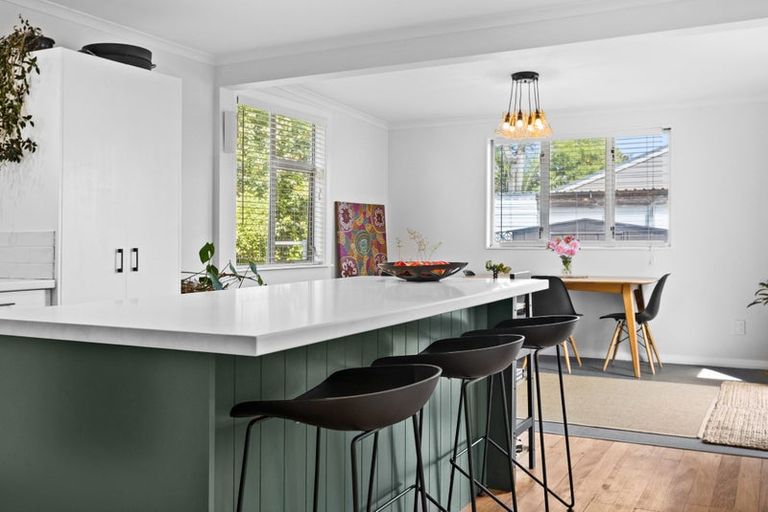 Photo of property in 9 Hammond Road, Taradale, Napier, 4112