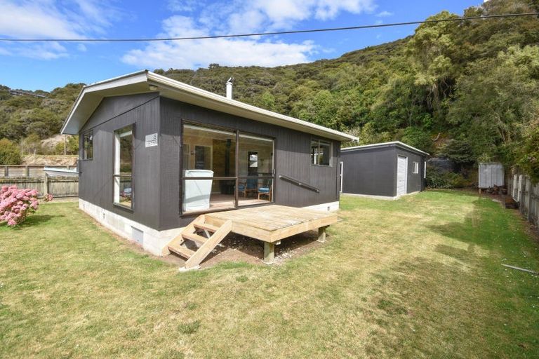 Photo of property in 25 Riverside Road, Taieri Mouth, Brighton, 9091