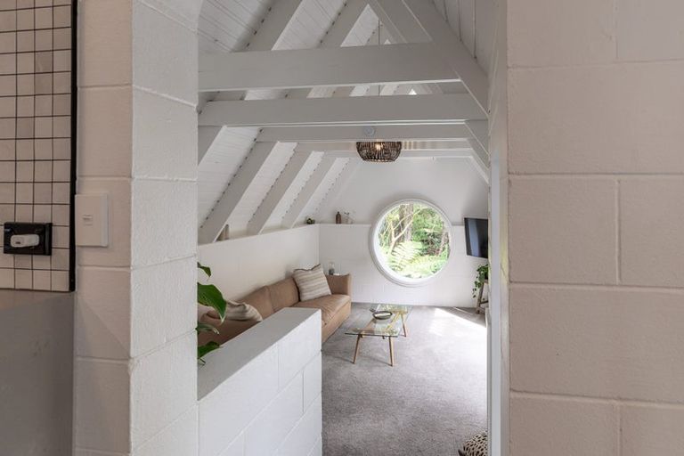 Photo of property in 153 Atkinson Road, Titirangi, Auckland, 0604