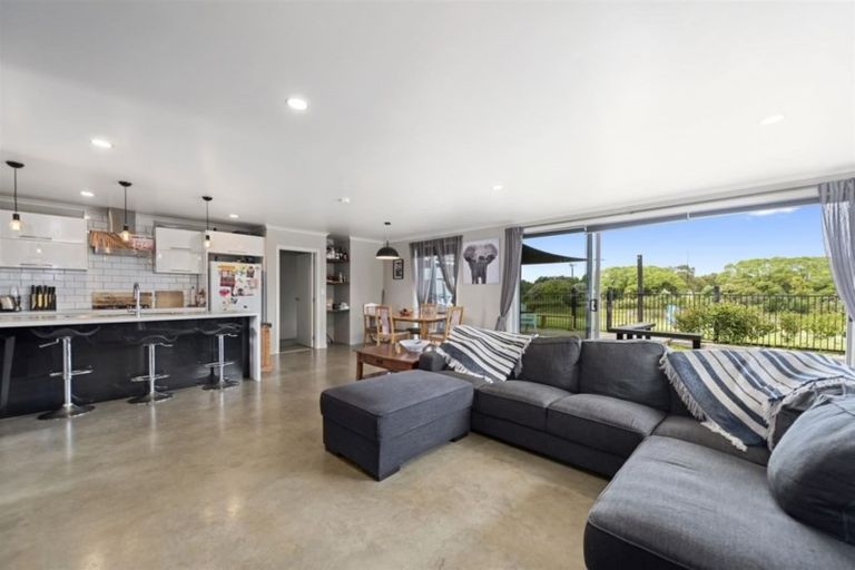 Photo of property in 64 Butterworth Crescent, Papamoa Beach, Papamoa, 3118