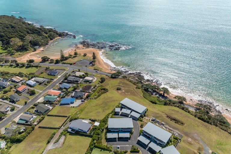 Photo of property in Doubtless Bay Villas, 2/18 Dudley Crescent, Cable Bay, 0420