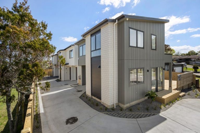 Photo of property in 11a Mimosa Place, Half Moon Bay, Auckland, 2012
