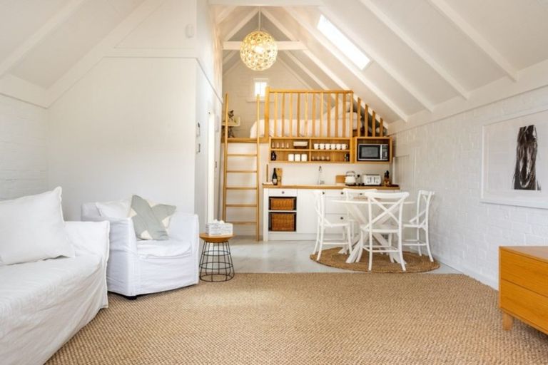 Photo of property in 337 Te Mata Road, Havelock North, 4294