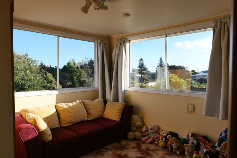 Photo of property in 4 Victor Road, Raumati Beach, Paraparaumu, 5032