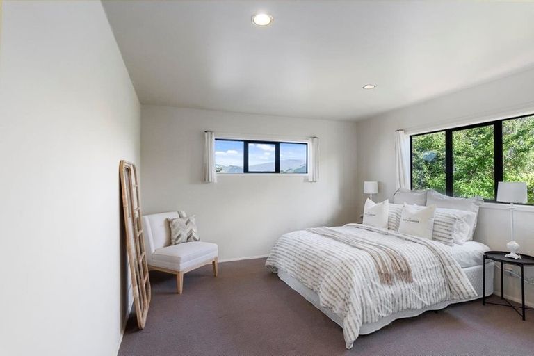 Photo of property in 17 Pine Ridge Terrace, Waikanae Beach, Waikanae, 5036