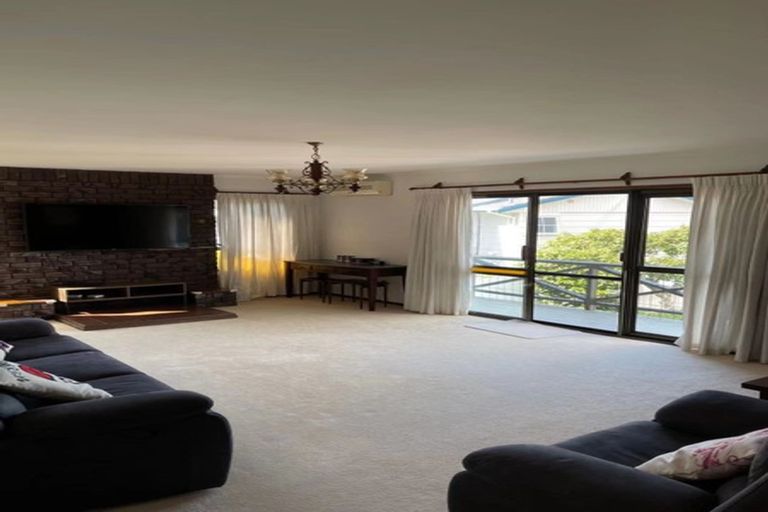 Photo of property in 60 Porritt Avenue, Chatswood, Auckland, 0626