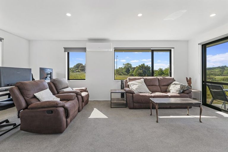 Photo of property in 10 Mahi Road, Helensville, 0800