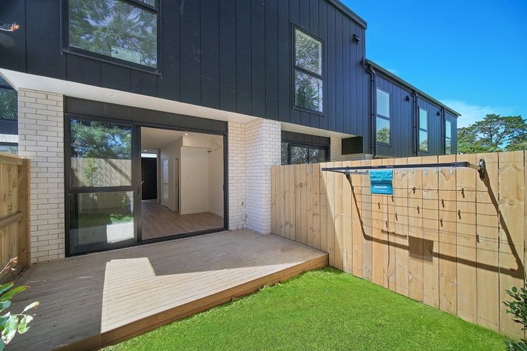 Photo of property in 1/44 Mcleod Road, Weymouth, Auckland, 2103