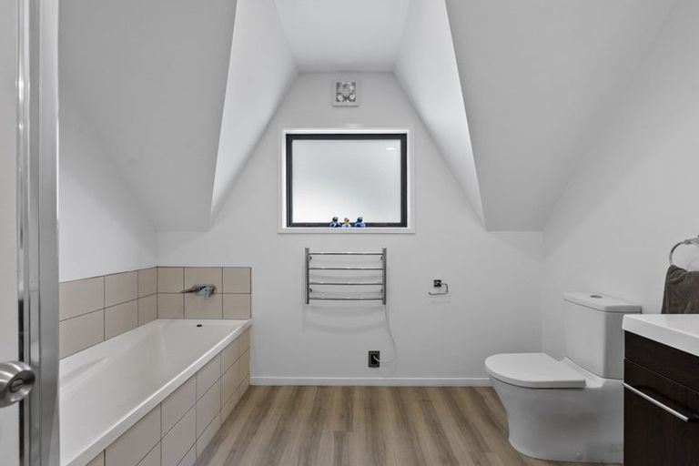 Photo of property in 40d Karina Road, Merrilands, New Plymouth, 4312