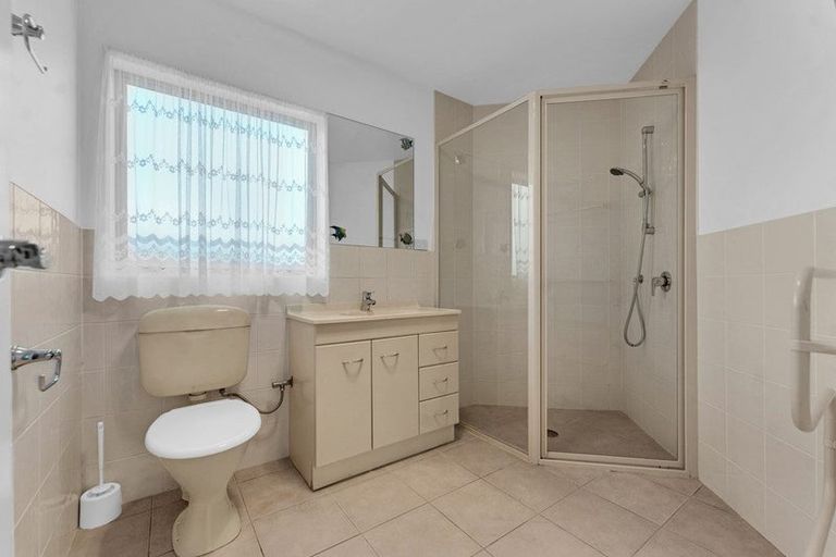 Photo of property in 11/169 Sturges Road, Henderson, Auckland, 0612