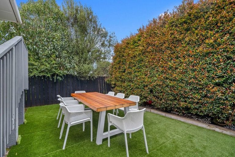 Photo of property in 53 Awaroa Road, Sunnyvale, Auckland, 0612