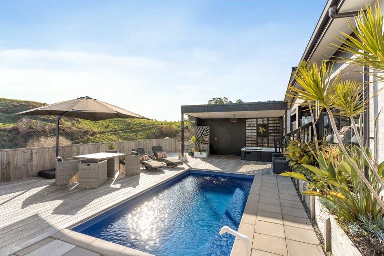 Photo of property in 15 Bob Carter Place, Welcome Bay, Tauranga, 3175