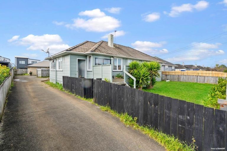 Photo of property in 18 Arimu Road, Papakura, 2110