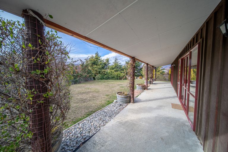 Photo of property in 2 Waenga Drive, Cromwell, 9310