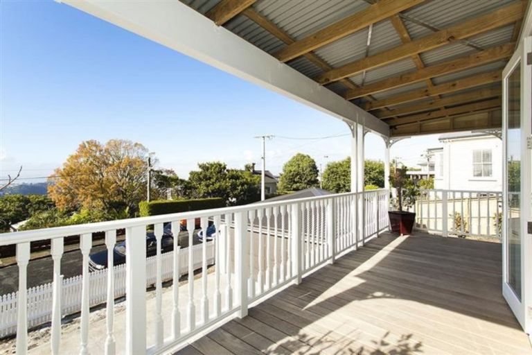 Photo of property in 4 Wakanui Street, Birkenhead, Auckland, 0626