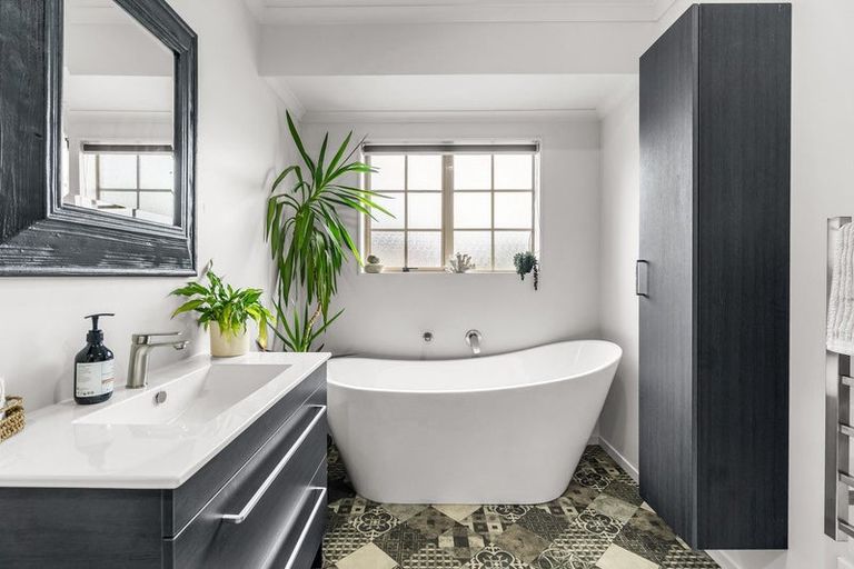 Photo of property in 14 Alba Place, Cambridge, 3434