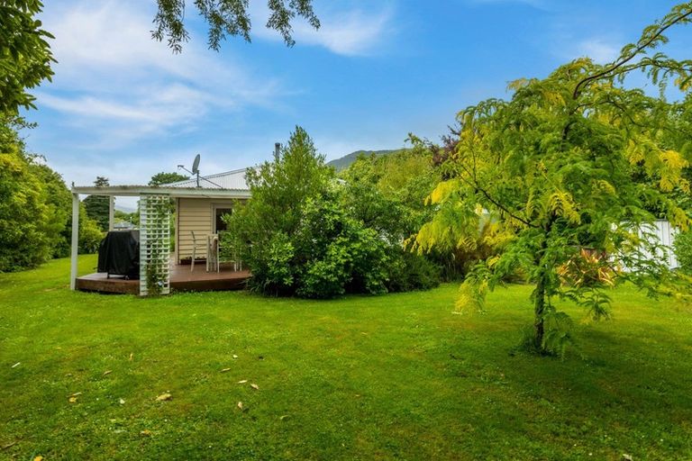 Photo of property in 3 Barclays Road, Little River, 7591