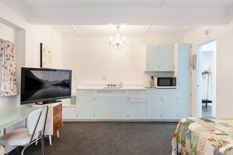 Photo of property in 1 Fairview Place, Te Puke, 3119