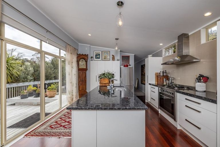 Photo of property in Apple Bnb, 3 Kaipatiki Rise, Haruru, 0204