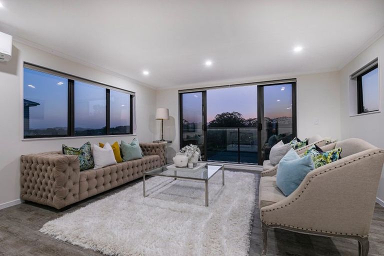 Photo of property in 5 Franheim Crescent, Orewa, 0931