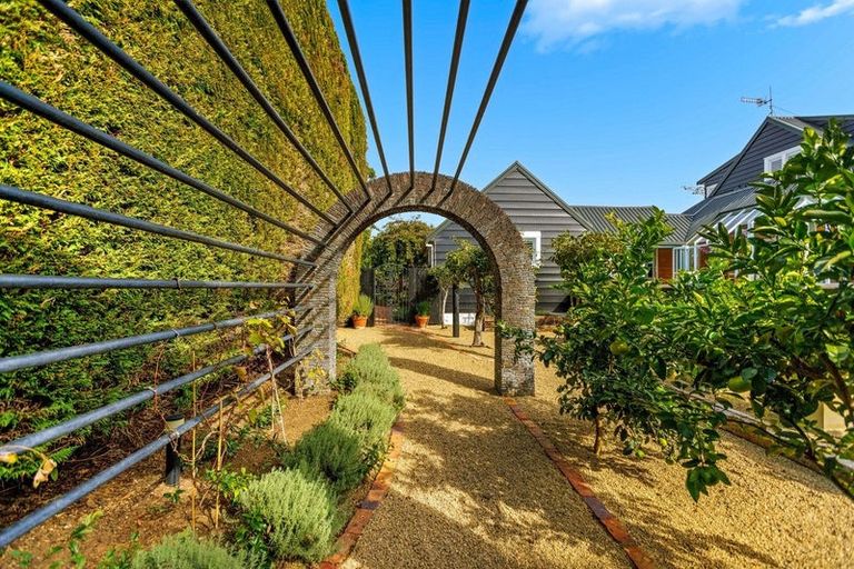 Photo of property in 74 Kings Avenue, Matua, Tauranga, 3110