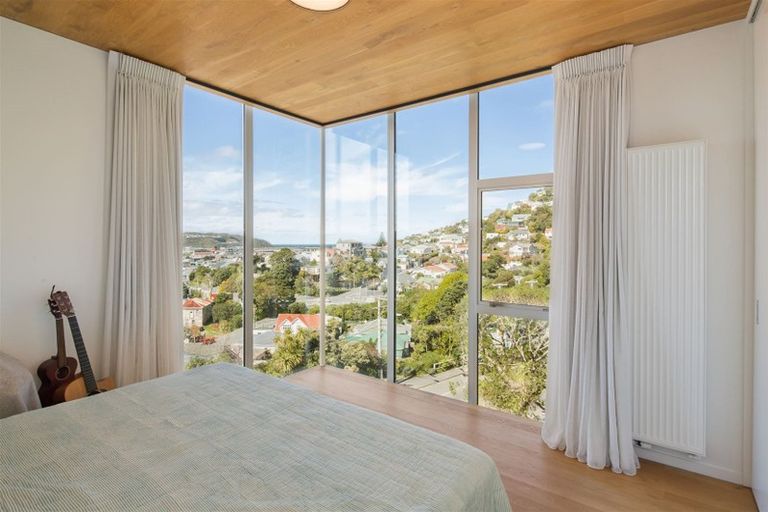 Photo of property in 6 Crawford Road, Kilbirnie, Wellington, 6022