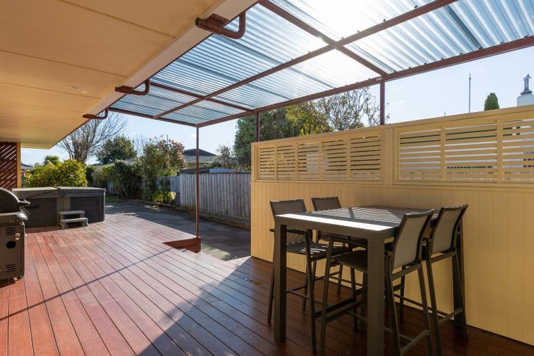 Photo of property in 175 Grimseys Road, Redwood, Christchurch, 8051