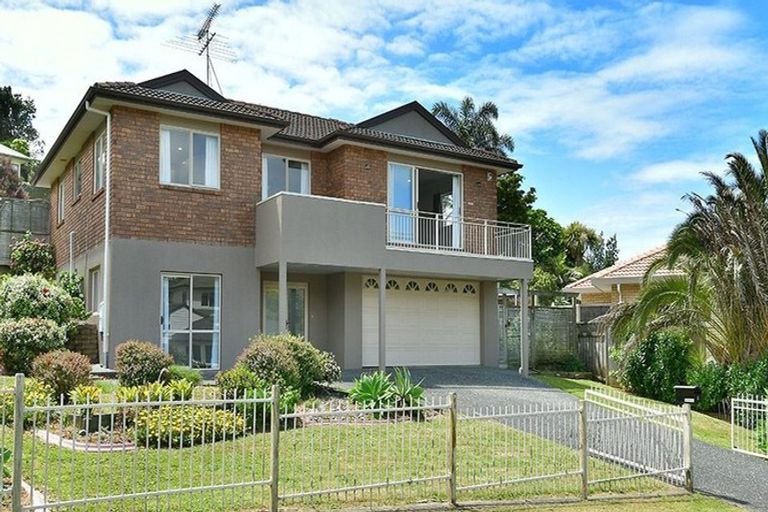 Photo of property in 11 Ambassador Glade, Orewa, 0931