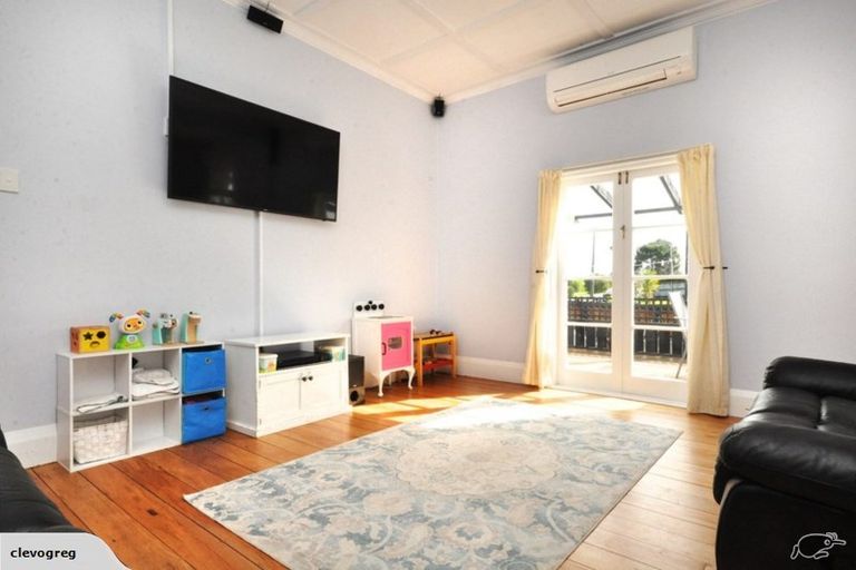 Photo of property in 23 View Road, Waiuku, 2123