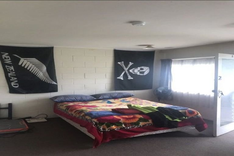 Photo of property in 1 Kenton Lane, Mangere, Auckland, 2022