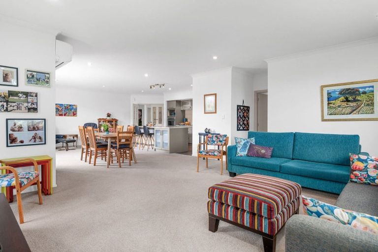 Photo of property in 52 Magellan Rise, Flagstaff, Hamilton, 3210