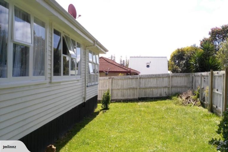 Photo of property in 44 Brandon Road, Glen Eden, Auckland, 0602