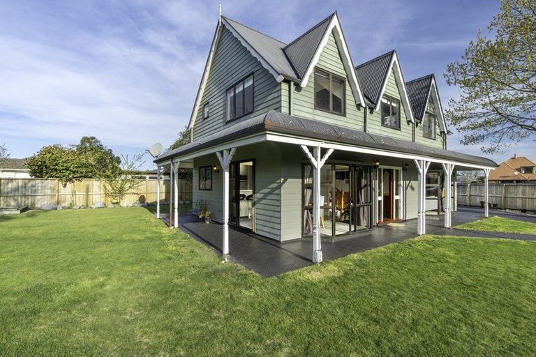 Photo of property in 12 Chokebore Place, Sockburn, Christchurch, 8042